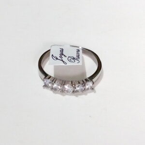 Anillo cintillo acero quirúrgico.