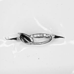 Anillo acero quirúrgico.