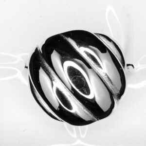Anillo acero quirúrgico.