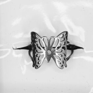 Anillo acero quirúrgico.