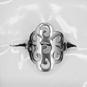 Anillo acero quirúrgico.